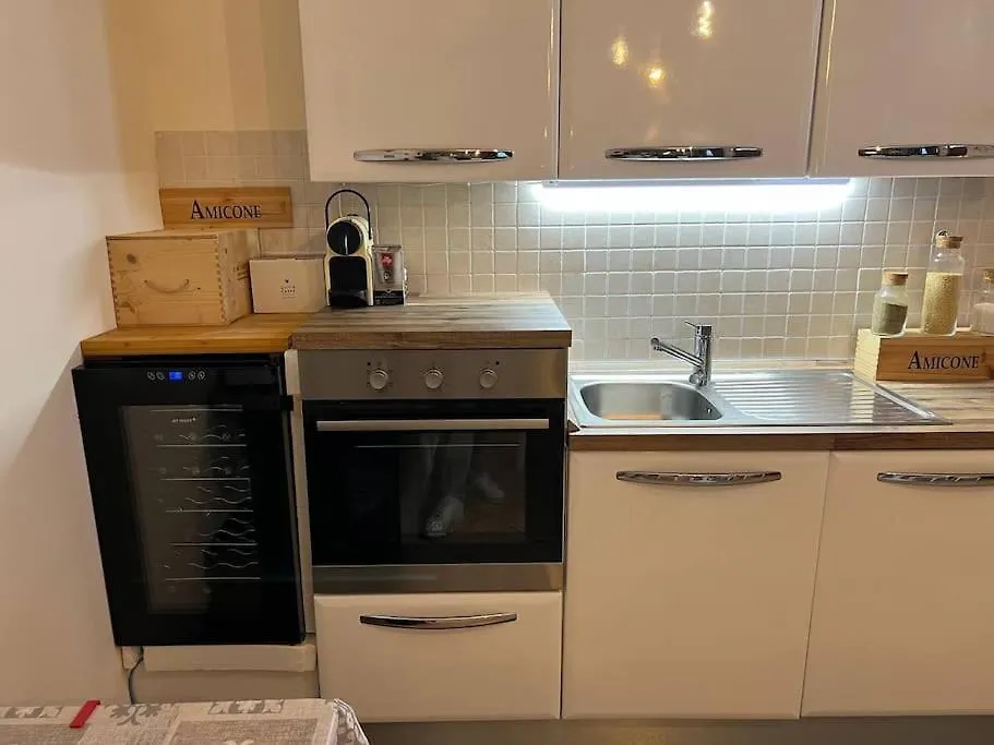 Casa Grillo, Vista Lago Con Piscina E Box Auto Barcuzzi İtalya