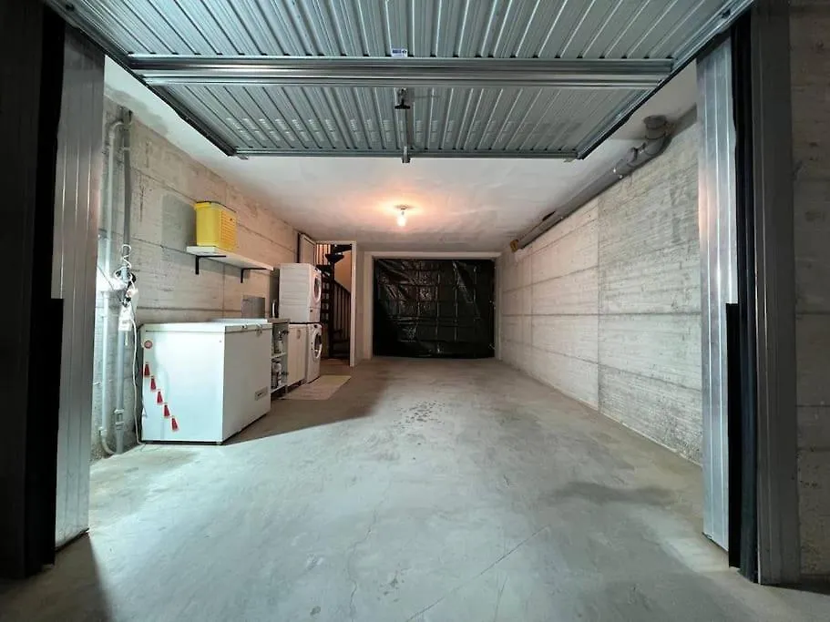 Casa Grillo, Vista Lago Con Piscina E Box Auto Barcuzzi