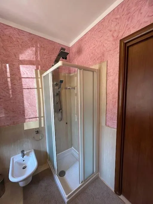 Tatil Evi Casa Grillo, Vista Lago Con Piscina E Box Auto Barcuzzi İtalya