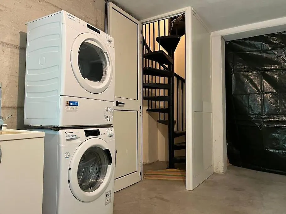 Casa Grillo, Vista Lago Con Piscina E Box Auto Barcuzzi